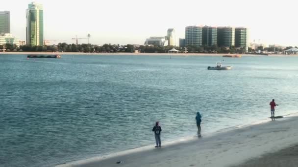 Fisherman Abu Dhabi River — Video Stock