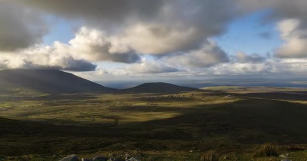 Time Lapse Cloudy Mountains Hills Wild Atlantic Way Ireland — Vídeos de Stock