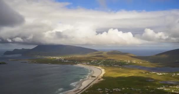 Lipsa Timp Munților Dealurilor Înnorați Calea Atlanticului Sălbatic Irlanda — Videoclip de stoc