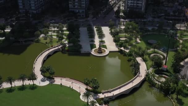 Aerial View Beautifully Landscaped Park Clear Sunny Day Colorful Children — Video Stock