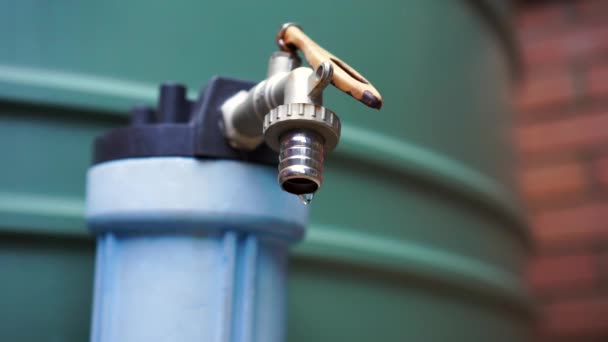 Dripping Spigot Outdoor Water Tank Turned Male Hand Close — Vídeos de Stock