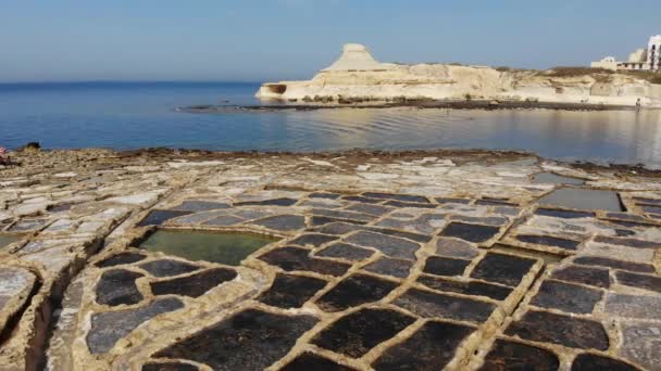 Aerial Drone Shot Slowly Pans Rock Cut Salt Pans Beautiful — Stockvideo