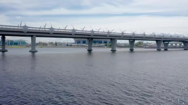 Batı Yüksek Hızlı Çapı Köprüsü Nün Yavaş Çekimini Takip Ediyor — Stok video