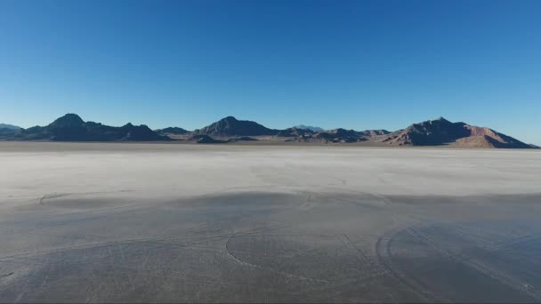 Aerial Drone Shot Reveals Smooth Water Covering White Slat Bonneville — 图库视频影像