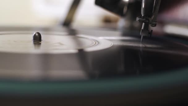 Vinyl Record Spinning Close Needle — Vídeos de Stock