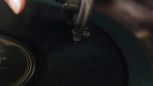 Removing Needle Old Vinyl Record Vintage Player Close Shot — 图库视频影像