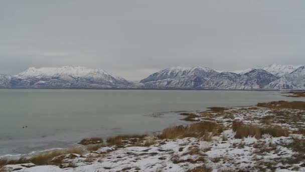 Aerial Drone Shots South End Utah Lake Winter Looking Mountains — Wideo stockowe