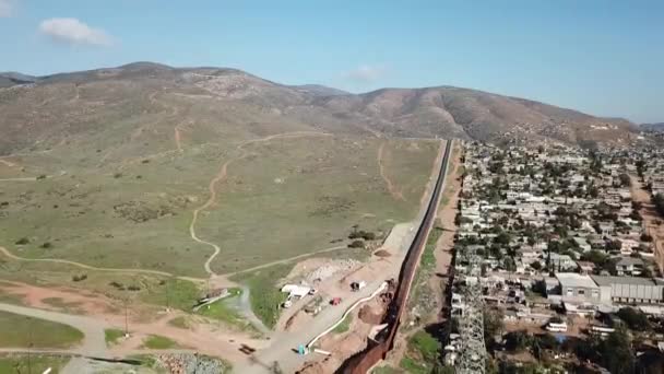 Drone Disparado Acima Barreira Dividindo Fronteira Tijuana San Diego — Vídeo de Stock