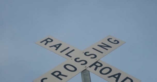Railroad Crossing Warning Sign Pole — Video Stock