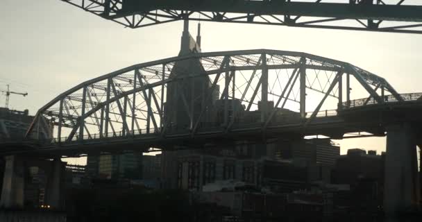 Nashville Városképe Cumberland Folyónál Napnyugtakor — Stock videók