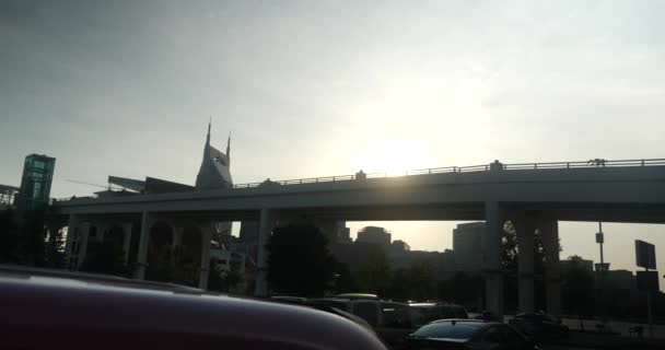 View Nashville Downtown Skyline Parking Garage Pedestrian Bridge — Αρχείο Βίντεο