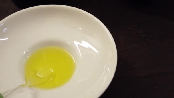 Plastic Spoon Dips Olive Oil White Sampling Dish — Stockvideo