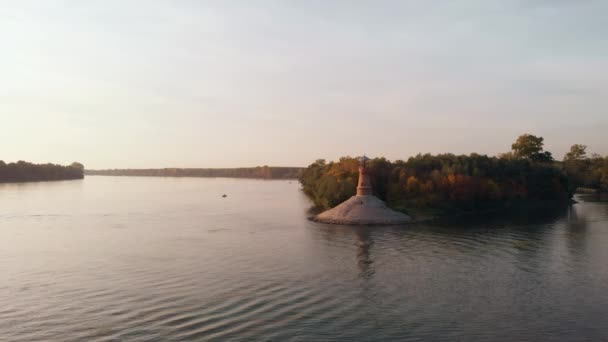 Amazing Revealing Drone Footage Old Stone Lighthouse Danube River Beautiful — 图库视频影像