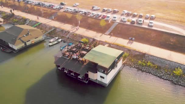 Wooden House Restaurant Danube River Autumn Sunny Day Aerial Drone — Wideo stockowe