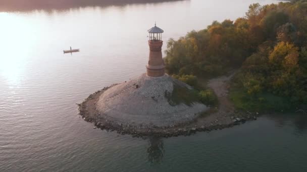 Des Images Orbite Autour Vieux Phare Pierre Sur Danube Avec — Video