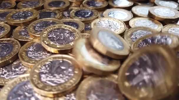 Британские Фунтовые Монеты Дисплей Монет Несколько Фунтов — стоковое видео