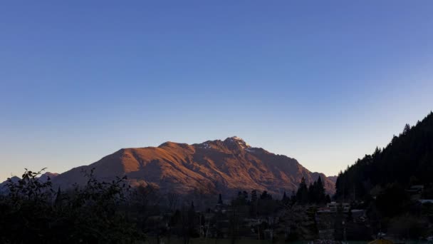 Day Night Timelapse Cecil Peak Mountain Wakatipu Basin Lake Wakatipu — Stockvideo