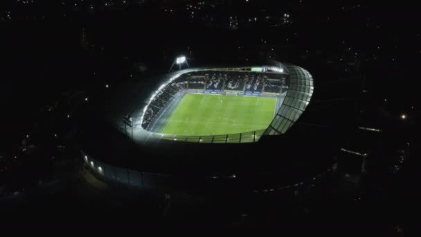 Een Luchtfoto Van Het Kcom Stadion Hull Tijdens Een Nachtwedstrijd — Stockvideo