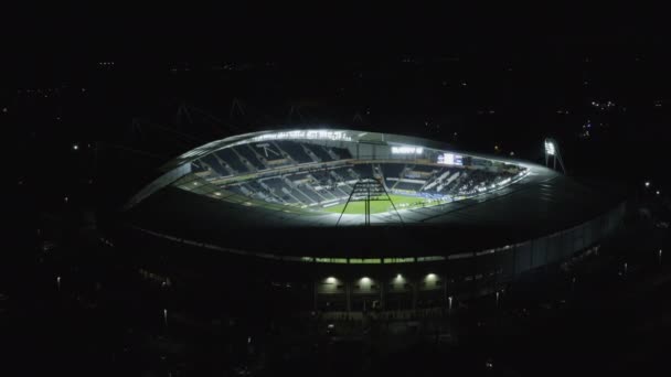 Een Luchtfoto Van Het Kcom Stadion Hull Tijdens Een Nachtwedstrijd — Stockvideo