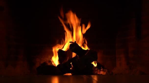 Plan Fireplace Wood Burns Make Fire Heat Home Magic Hypnosis — Stockvideo