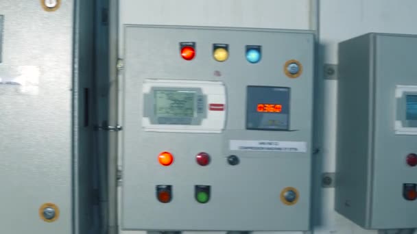 Electric Control Panels Machinery Factory Producing Medicine Drugs — Stok video