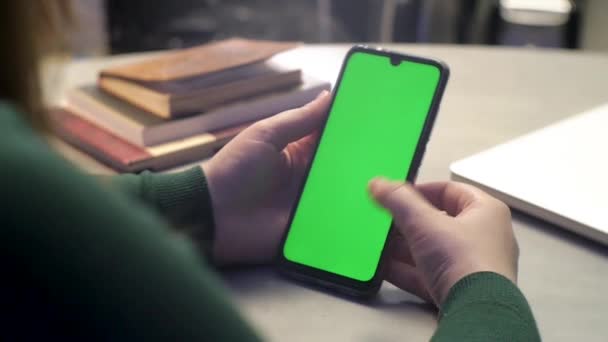 Girl Holding Smartphone Hands Using Phone Green Screen Smartphone Android — стокове відео