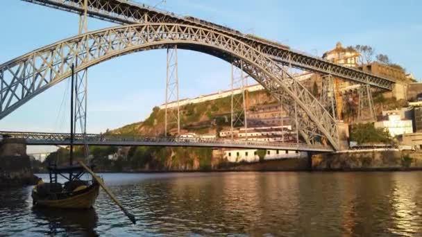 Boat Floats Douro River Tram Passes Luis Bridge Porto Portugal — Stock Video