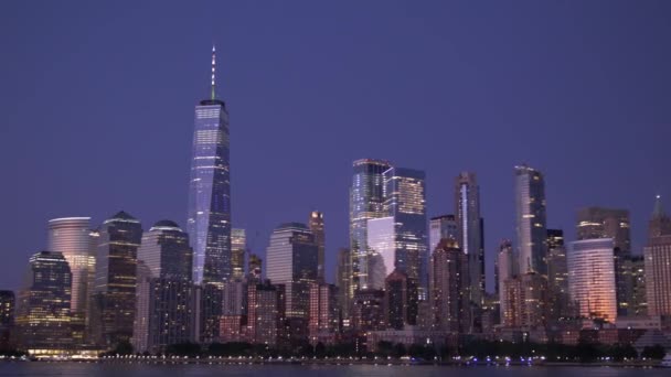 Wide Angle Handheld Shot New York Skyline Sunset Boat Hudson — Wideo stockowe