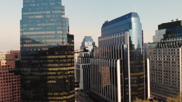 Aerial Closing Top Skyscraper Santiago Chile — Wideo stockowe