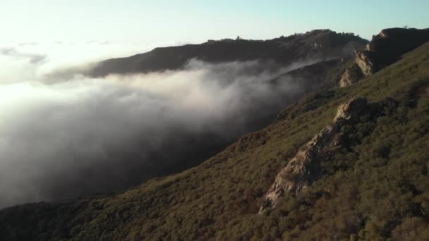 Aerial Shot Moving Topanga Canyon Malibu California Clouds Move Slowly — Vídeo de stock