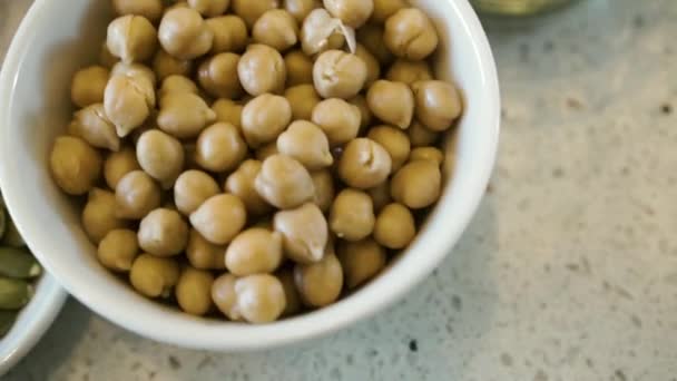 Beans Chickpeas Lentils Grains Small Bowls Close Looking Slide Shot — Vídeos de Stock