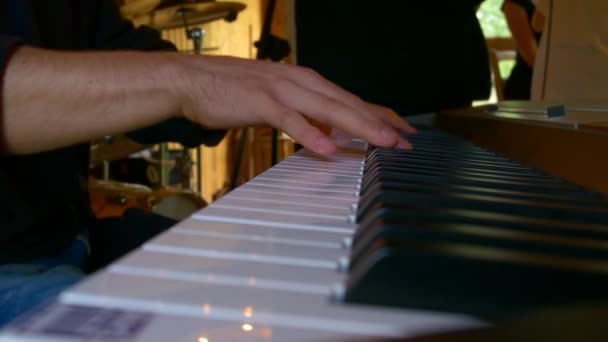 Pianist Hands Playing Music Wobbly Electric Keyboard Party Close Indoor — Video Stock