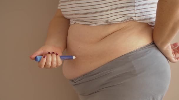Overweight Woman Injecting Diabetes Medicine Her Stomach — Stok video
