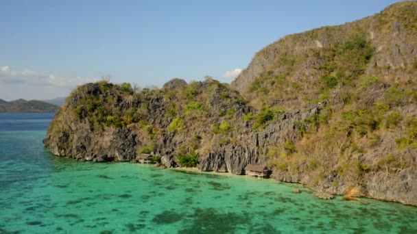 Malwawey Coral Garden Banul Beach Rocks Coast Coron Island Palawan — Vídeo de Stock
