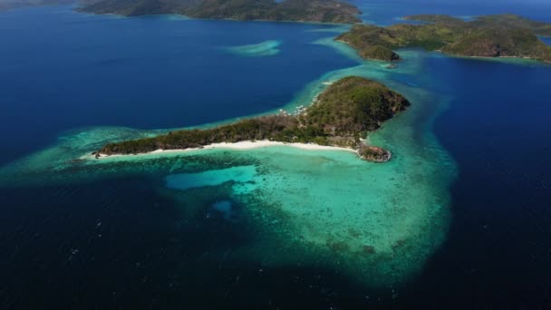 Luftaufnahme Der Insel Malcapuya Beach Einem Sonnigen Tag Coron Palawan — Stockvideo