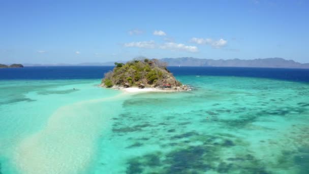 Aerial View Bulog Dos Island Turquoise Water Sunny Day Coron — Stok video