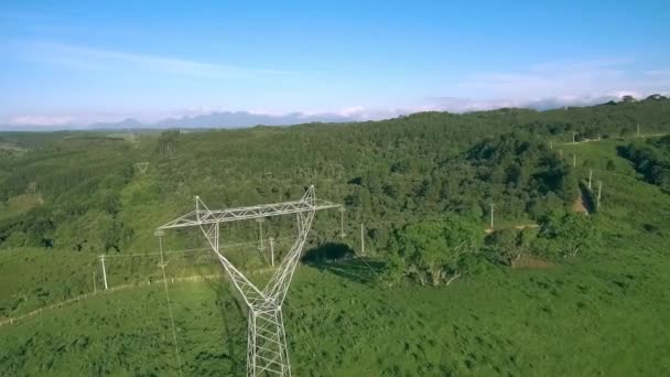 Transmission Towers Still Have Important Role Our Green Planet Renewable — Vídeo de Stock