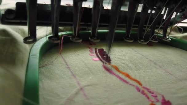 Modern Embroidery Machine Sewing Intricate Floral Design Orange Pink Black — Vídeo de Stock