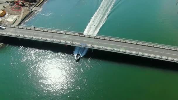 Boat Jet Ski Racing Out Bridge Gold Coast Australia — Vídeo de stock