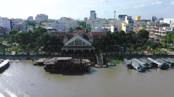 City Can Tho Vietnam Featuring Boats River Architecture Drone Sunny — Vídeo de Stock