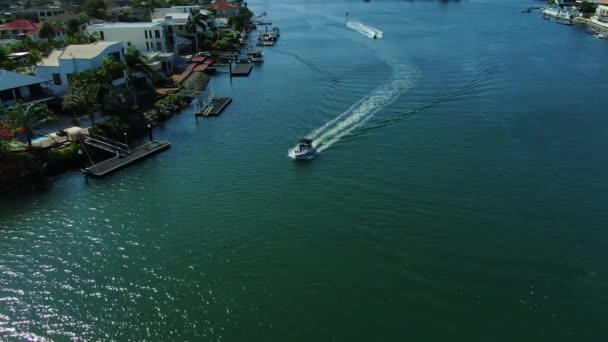 Aerial View Boats Sailing Boat Canal Water Glistening Sun — Stockvideo
