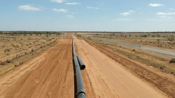 Rising Pipeline Being Constructed Australian Outback — Vídeo de Stock