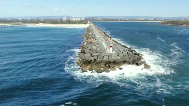 Flying Very Tip Gold Coast Seaway Small Waves Crashing Rocks — Vídeo de Stock