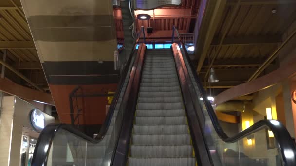 Cool View Escalator Shopping Center Cool Angle You Can See — Αρχείο Βίντεο