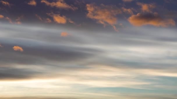 Time Lapse Golden Sunset Orange Clouds Passing Quickly Diffuse Blue — Vídeos de Stock