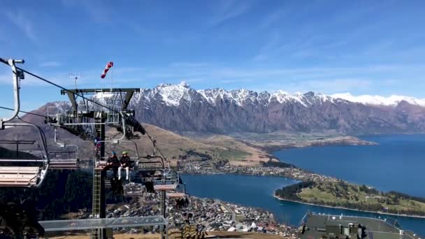 Wide Shot Chair Lift Skyline Luge Lake Wakatipu Queenstown Otago — Vídeos de Stock