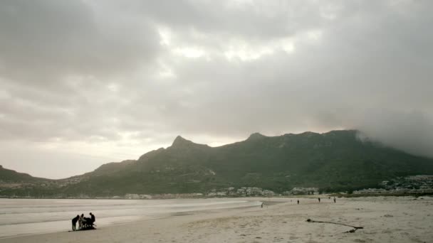 Zamknięte Ujęcie Pustej Plaży Hout Bay Południowej Afryki Godzinach Wieczornych — Wideo stockowe