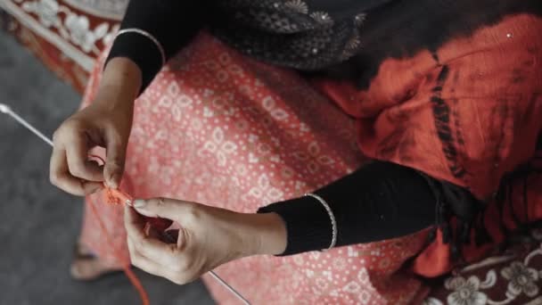 Woman Siting Bed Knitting Red Wool Directly Footage Knit Work — Stockvideo