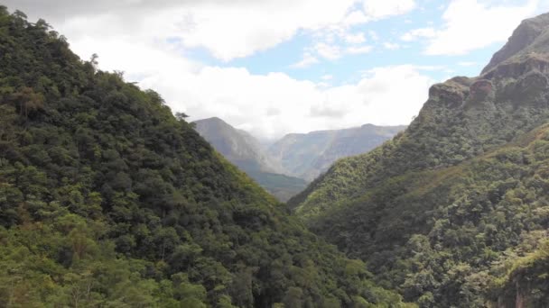 Drone Shot Huge Green Valley Tall Mountains Amazon Peru — Stock Video