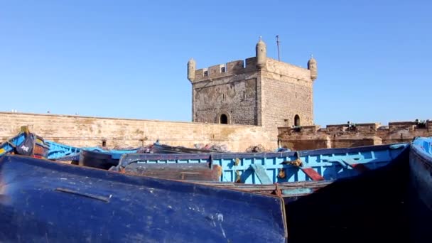 Steadicam Motion Moving Fishing Boats Castle Gate Fortifications Essaouira Morocco — Stock videók